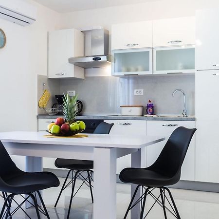 Petra Modern Apartment With Free Parking And Bbq Zadar Exteriér fotografie