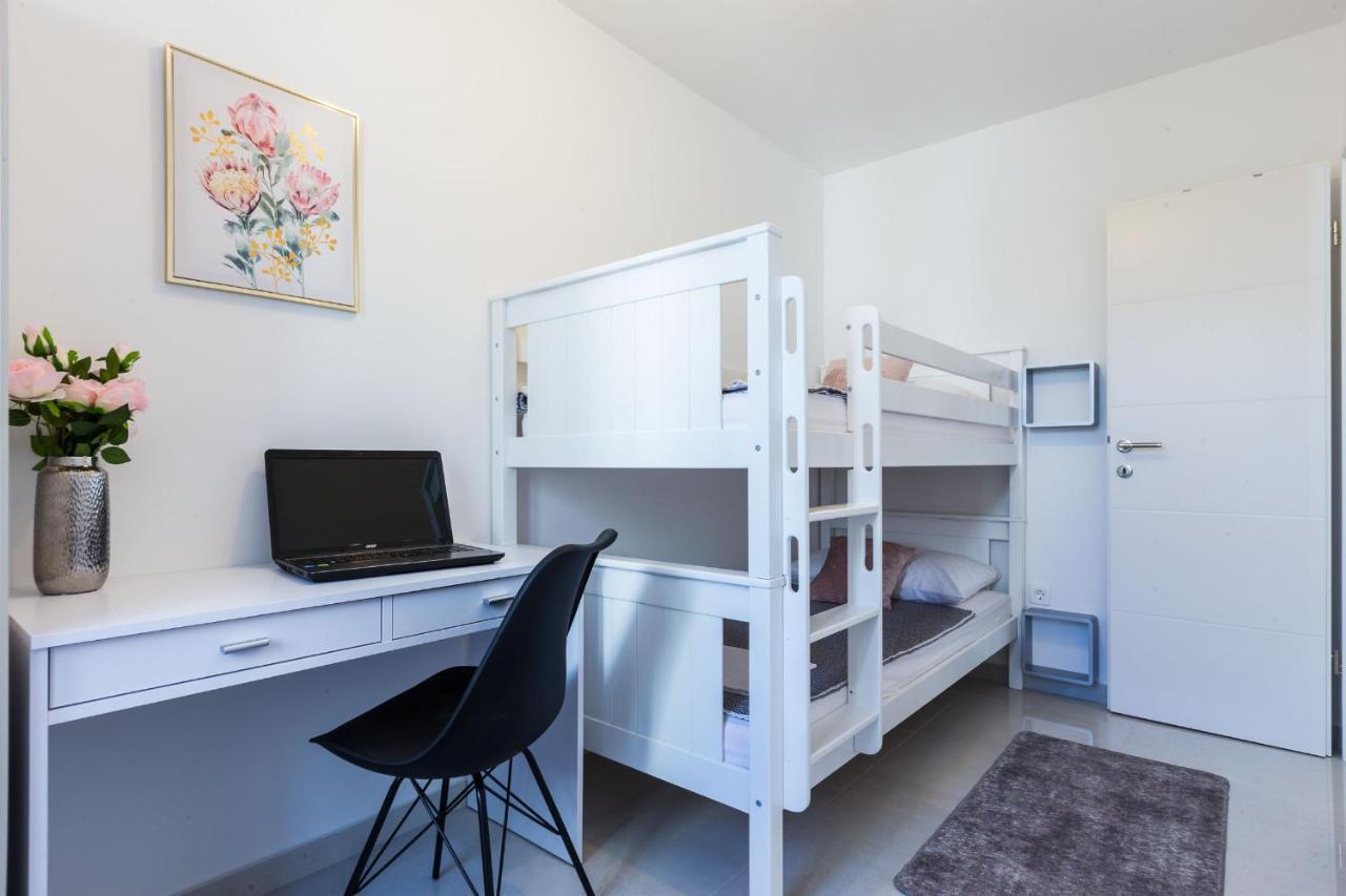 Petra Modern Apartment With Free Parking And Bbq Zadar Exteriér fotografie