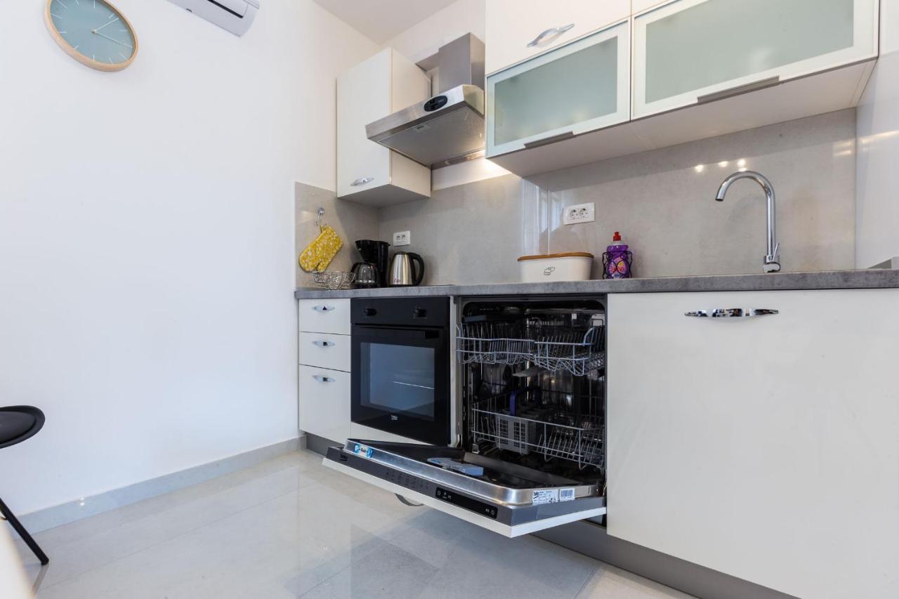 Petra Modern Apartment With Free Parking And Bbq Zadar Exteriér fotografie