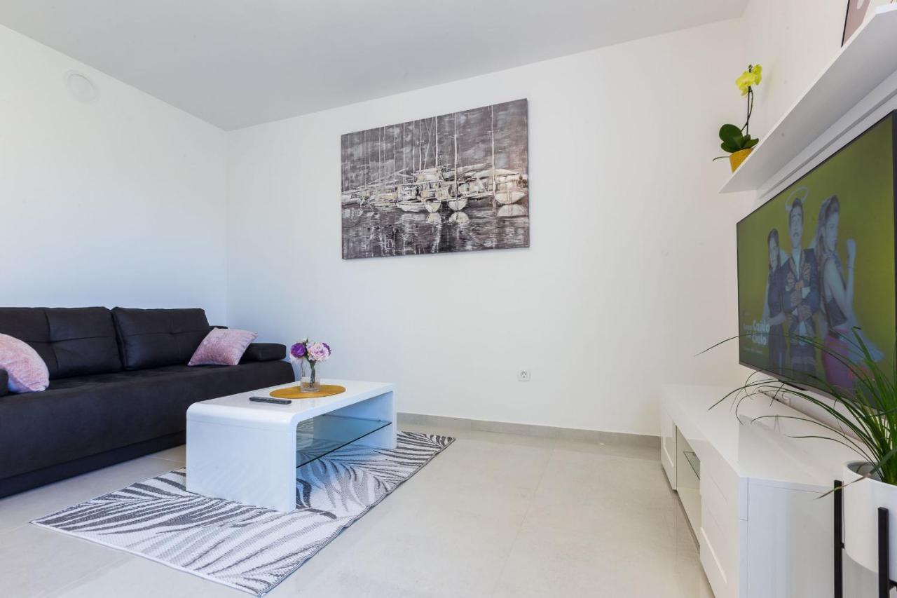 Petra Modern Apartment With Free Parking And Bbq Zadar Exteriér fotografie