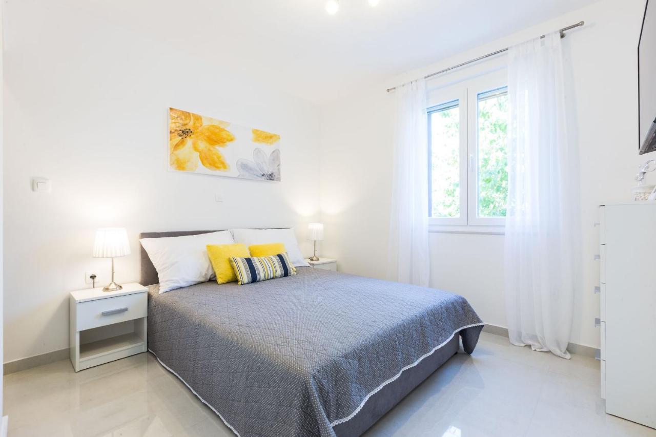 Petra Modern Apartment With Free Parking And Bbq Zadar Exteriér fotografie
