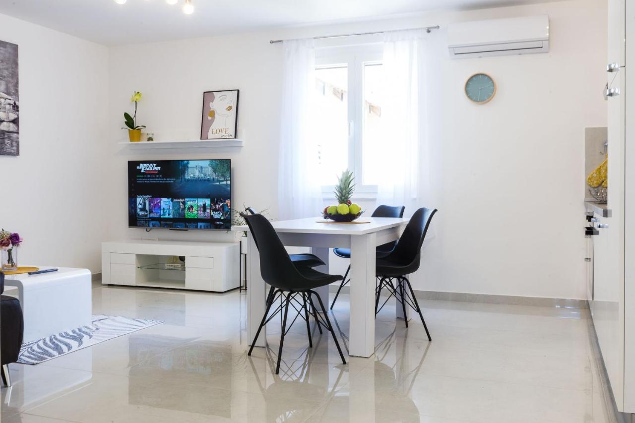 Petra Modern Apartment With Free Parking And Bbq Zadar Exteriér fotografie
