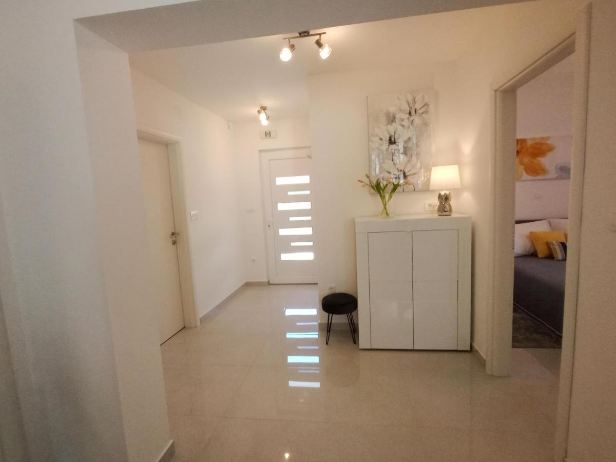 Petra Modern Apartment With Free Parking And Bbq Zadar Exteriér fotografie
